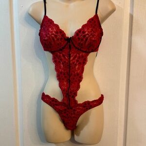 Fredericks Black and Red Lace Teddy L
